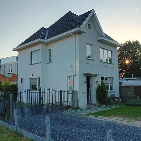 Dom wakacyjny House *